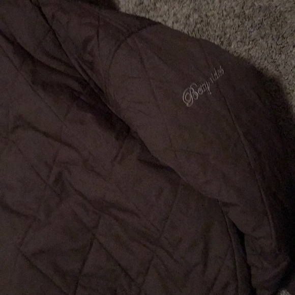 Super Amazing Betty Rides Bomber - Picture 6 of 8